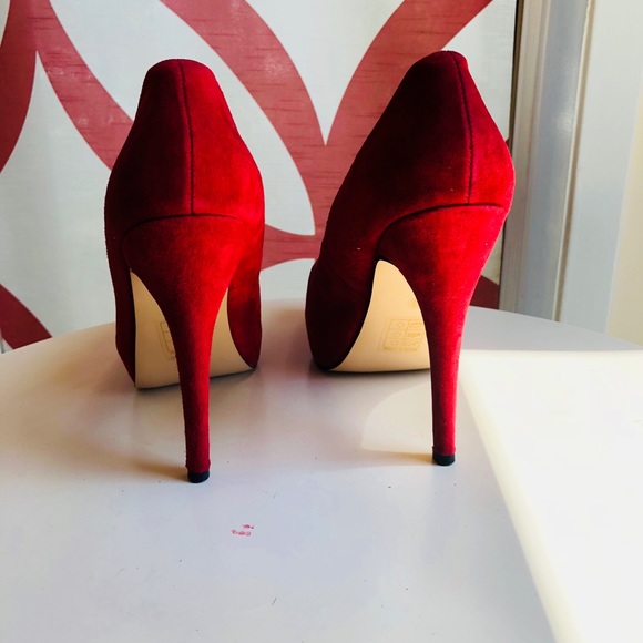 NEW DOLCE VITA Suede Red Bow Platform Pumps Heels - Picture 3 of 5